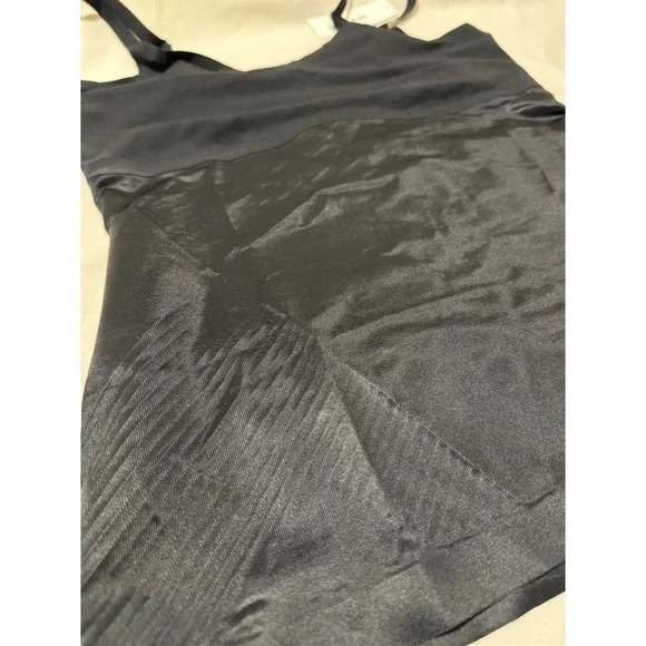 SPANXshape™ Invisible Black Cami ~ Medium ~ new with tags - Picture 5 of 10